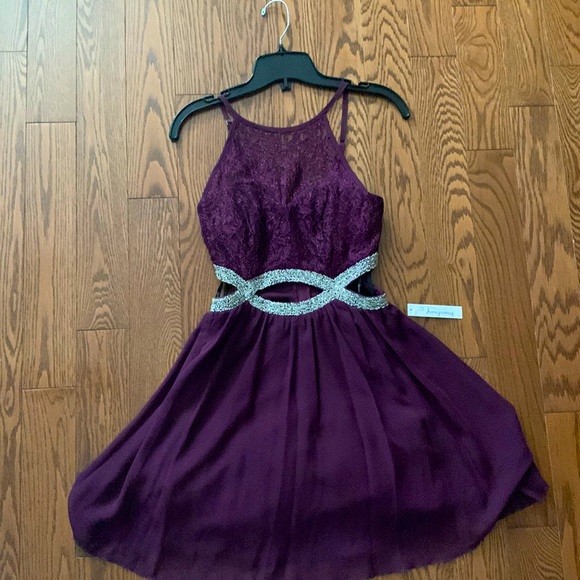 Xtraordinary Dresses & Skirts - Burgundy party dress